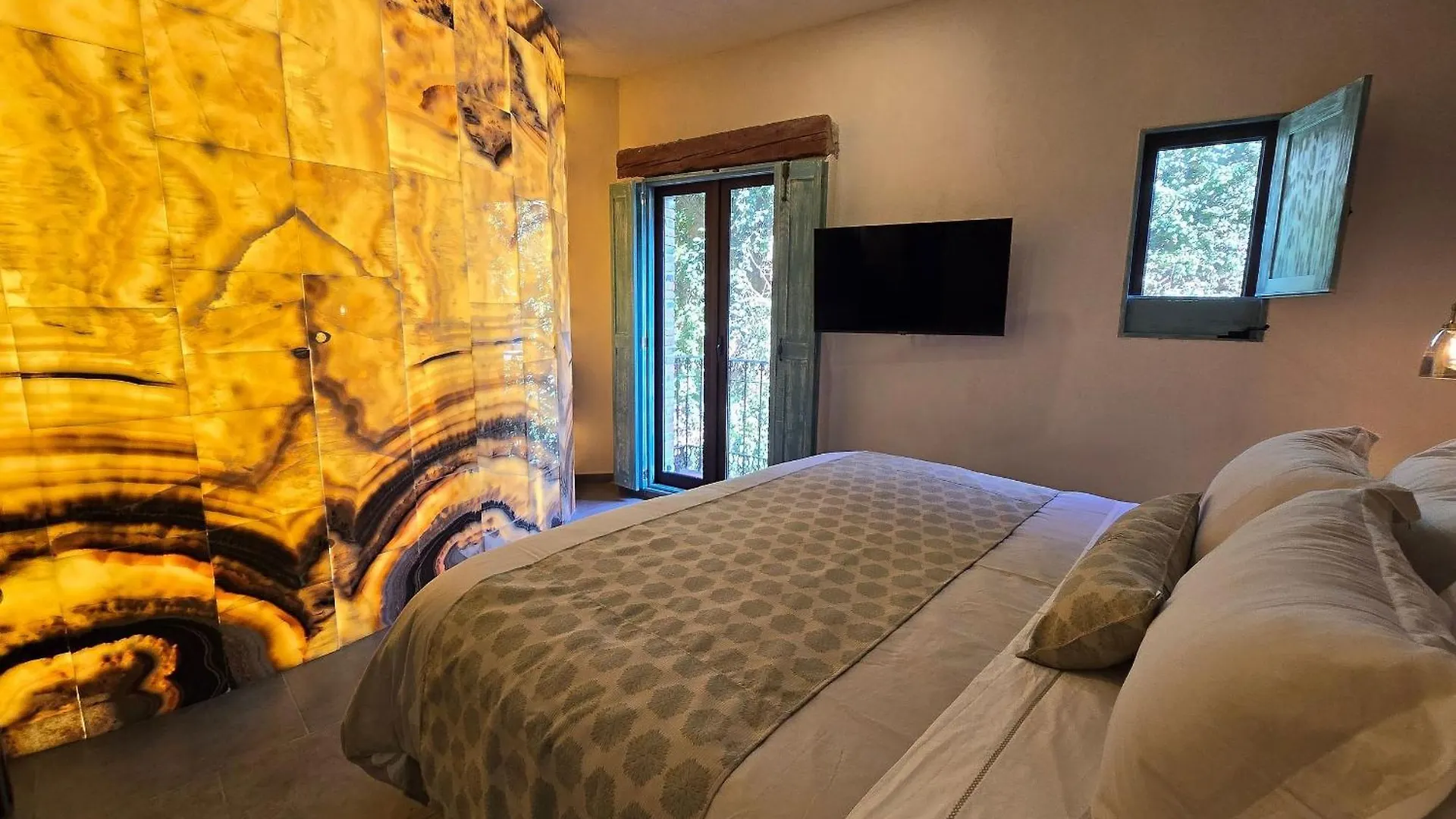 Castello Di Carlo - Suite Carlo IV Santeagueda 0*,